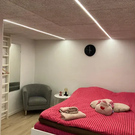 Accommodatie bij particulieren Hyggeligt Vaerelse, Egen Indgang & Gode Faciliteter *